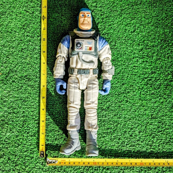 Disney Pixar Lightyear Large 12" Scale Mattel XL-01 Buzz Action Figure Toy EUC - Picture 4 of 4